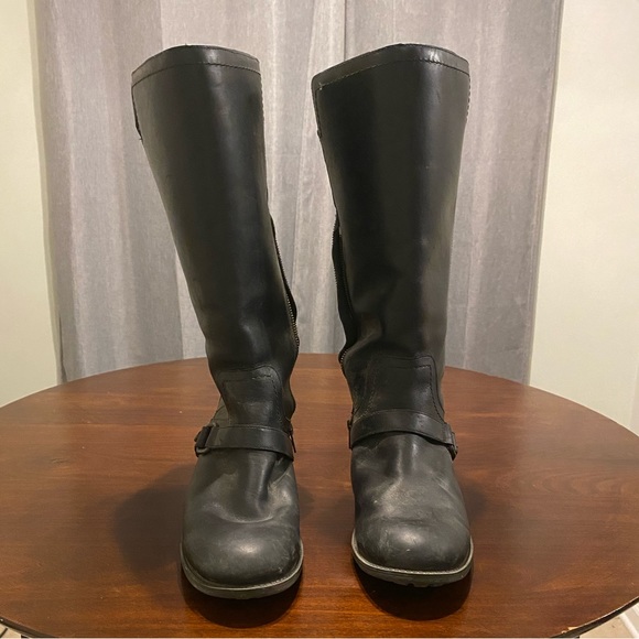 Ugg rider boots. - Picture 1 of 5